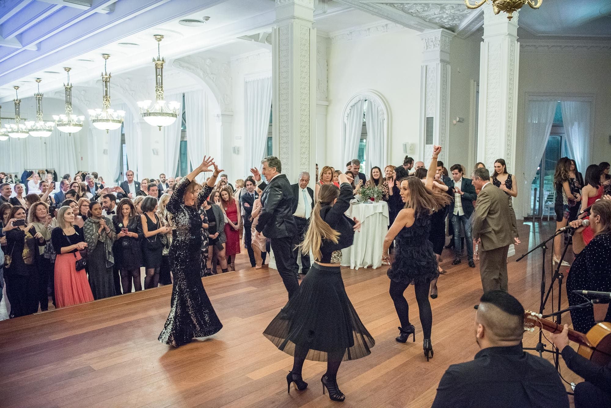 Los bailes improvisados marcaron la noche.