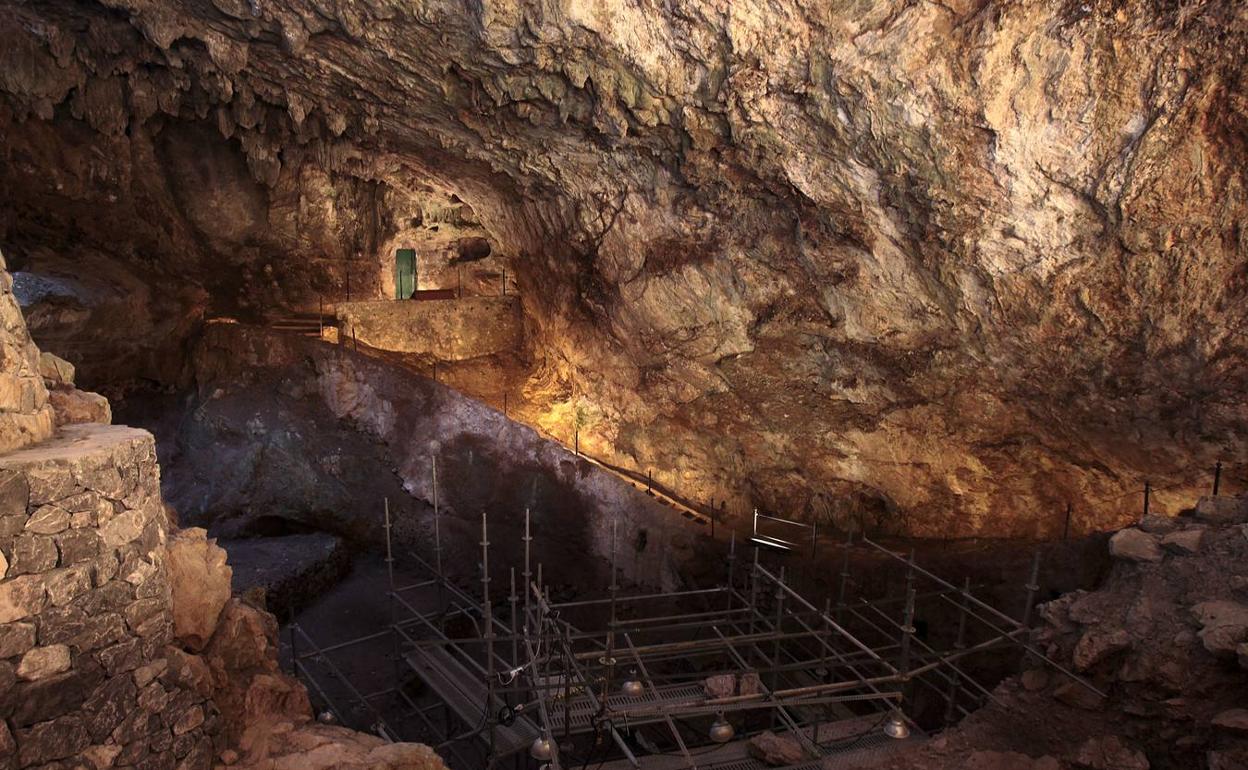 Piélagos programa una salida a la Cueva del Castillo