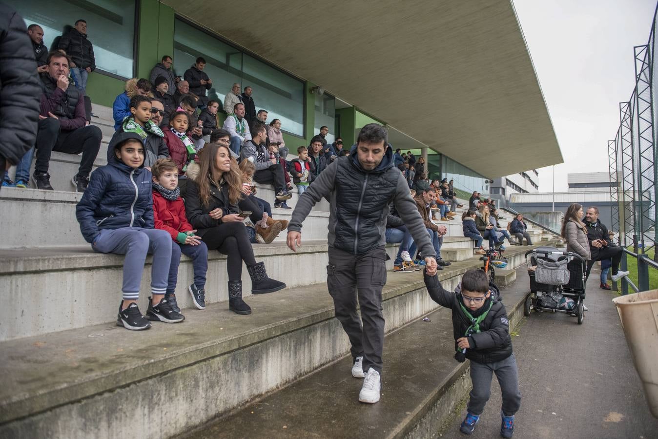 Fotos: El Racing entrena con público