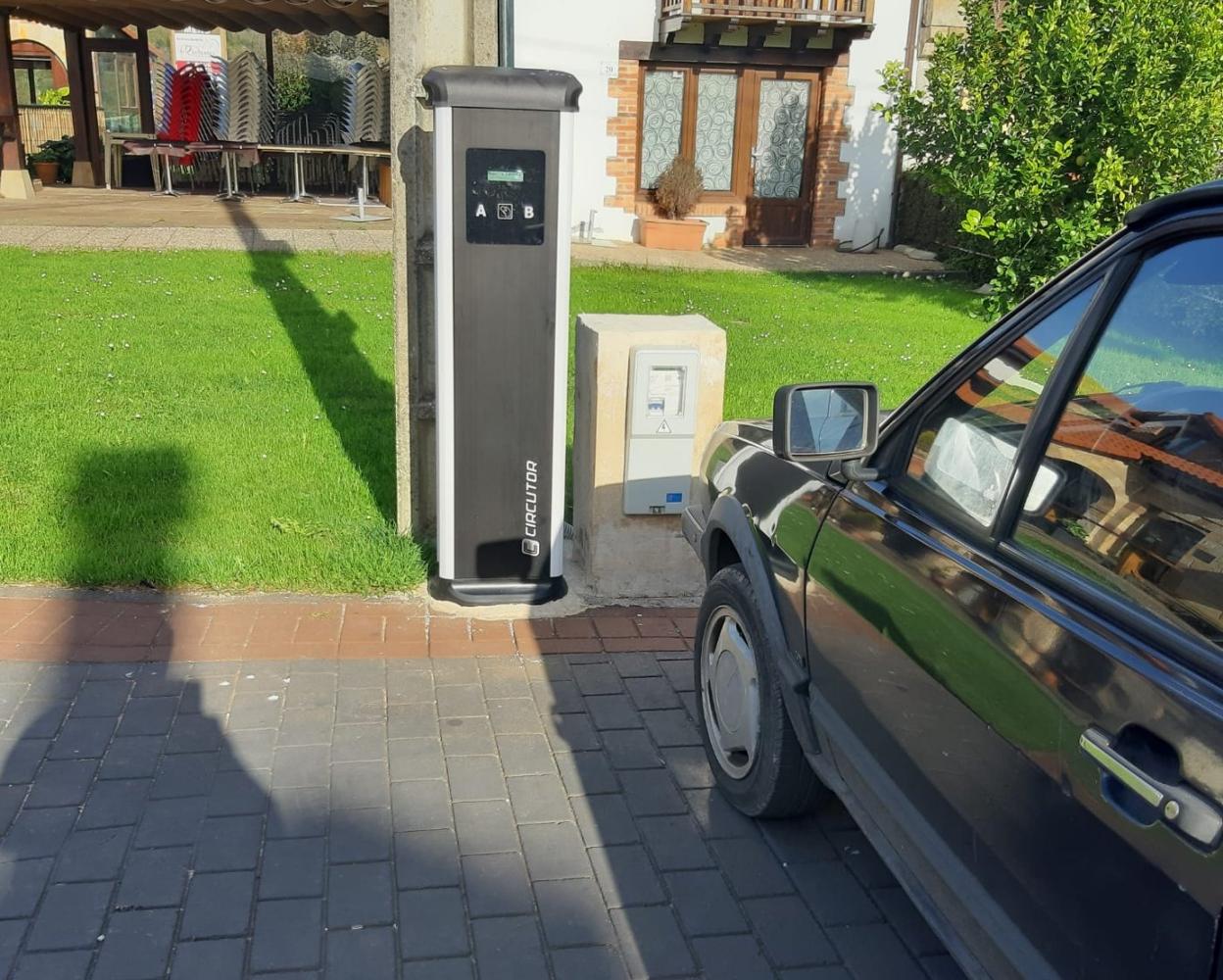 Un poste de recarga, en la localidad de Cabárceno.