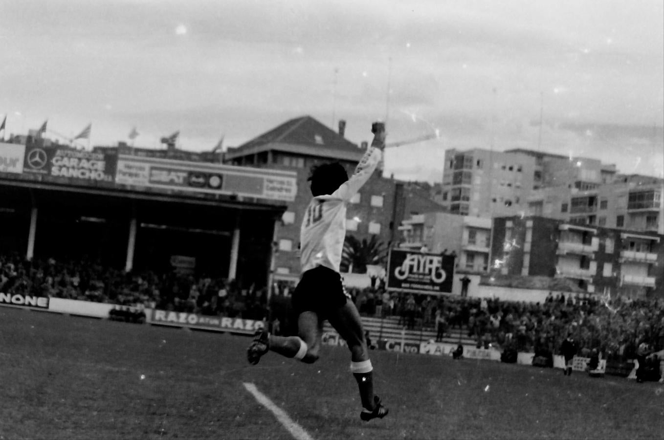 1984. Tras anotar el primero de los cuatro goles que metió al Osasuna con el Racing.