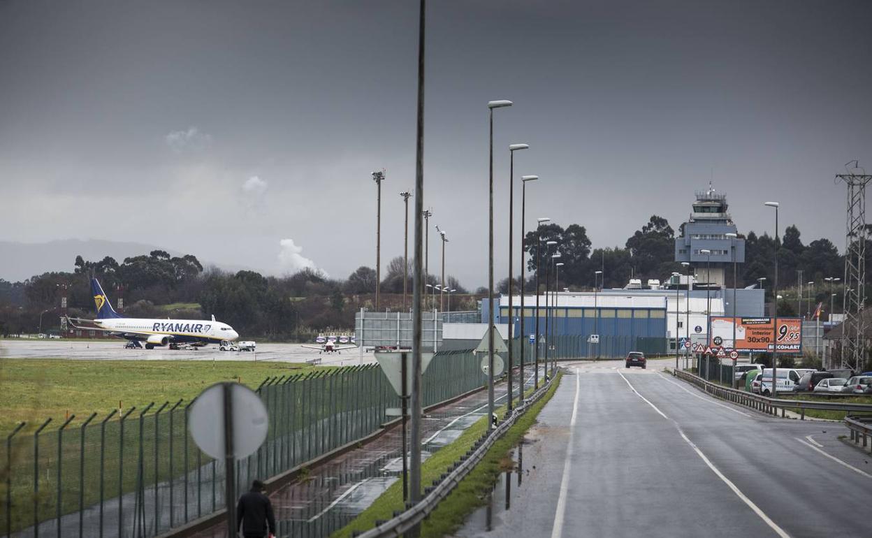 Imagen de archivo del aeropuerto de Santander.