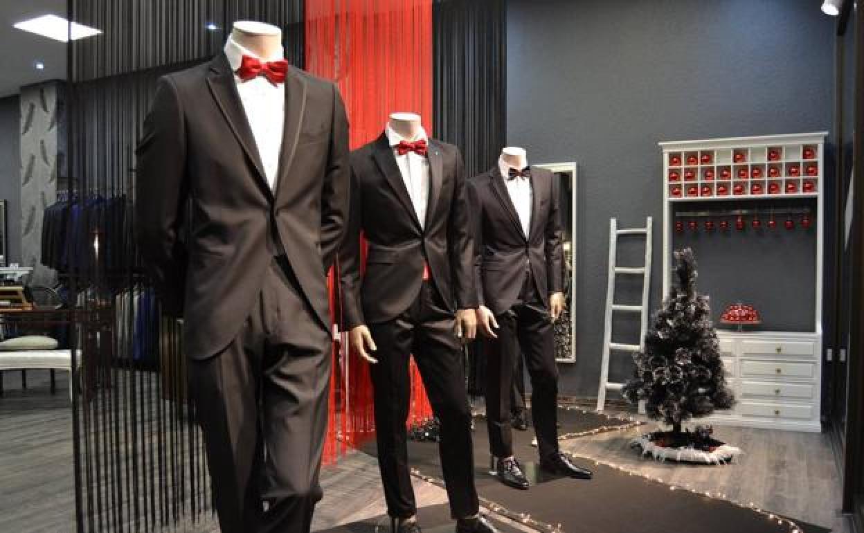 Una tienda de Bilbao empieza a cobrar 15 euros por probarse el traje de novio