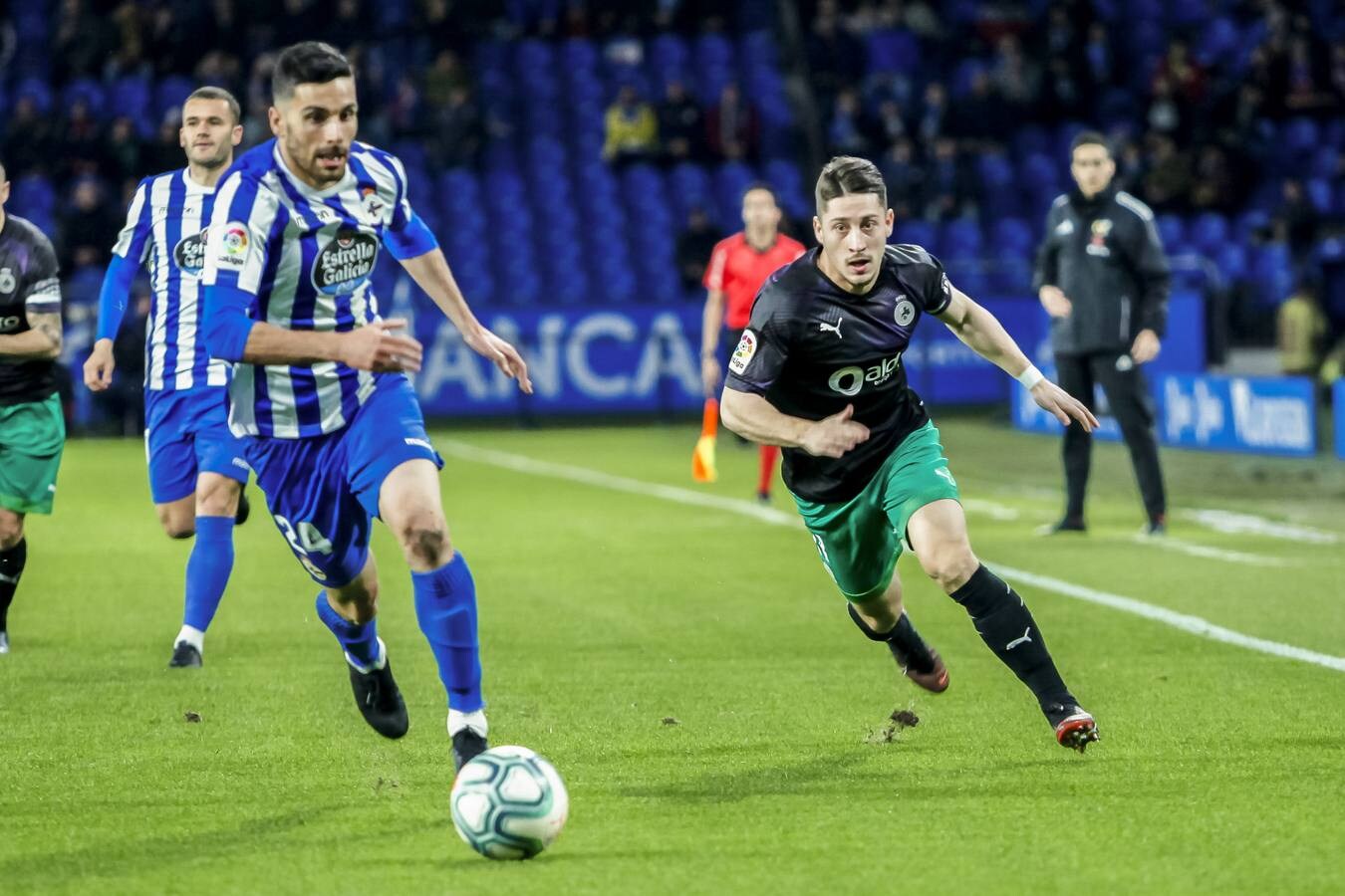 Fotos: El Racing cae ante el Dépor en Riazor