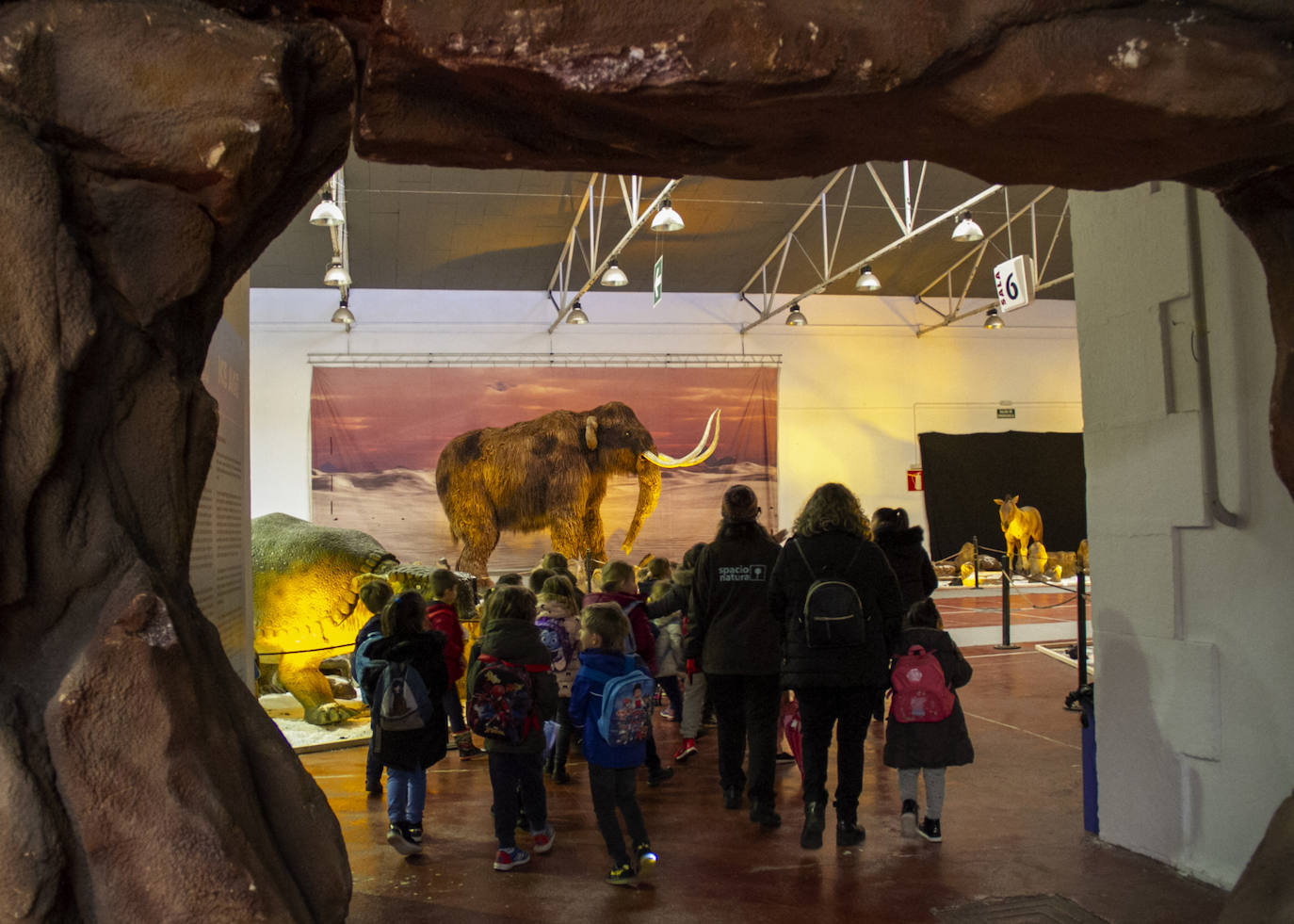 Fotos: ¿Todavía no has llevado a los &#039;peques&#039; a ver la exposición de dinosarios de Torrelavega?