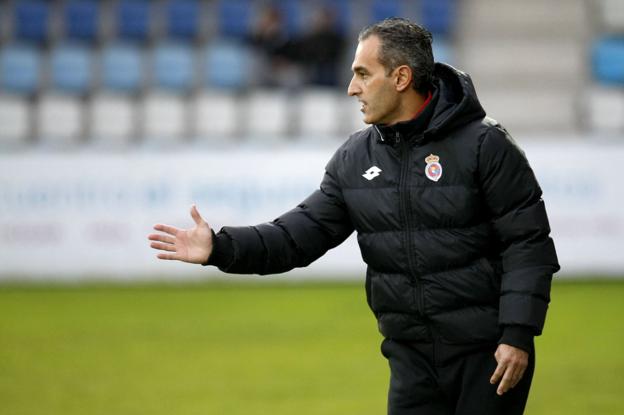 El asturiano Pablo Lago fue el último entrenador que consiguió el ascenso a Segunda B. :