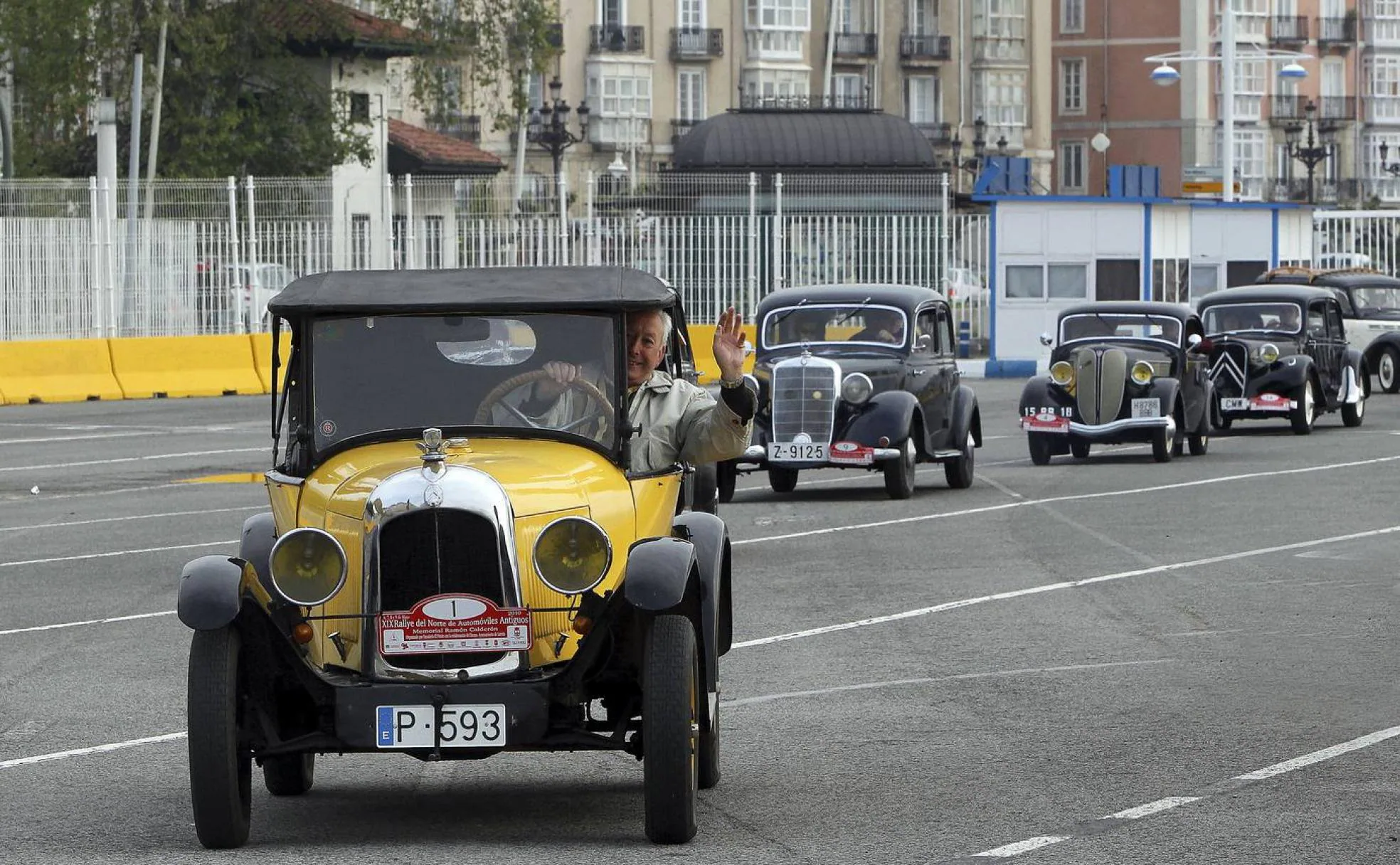 Imagen de archivo de una concentración de coches clásicos en Santander.