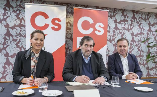 Beatriz Pino, Manuel García Bofill y Joan Mesquida, miembros de la gestora nacional de Cs