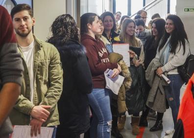 Imagen secundaria 1 - Los cántabros acuden en masa a donar sangre