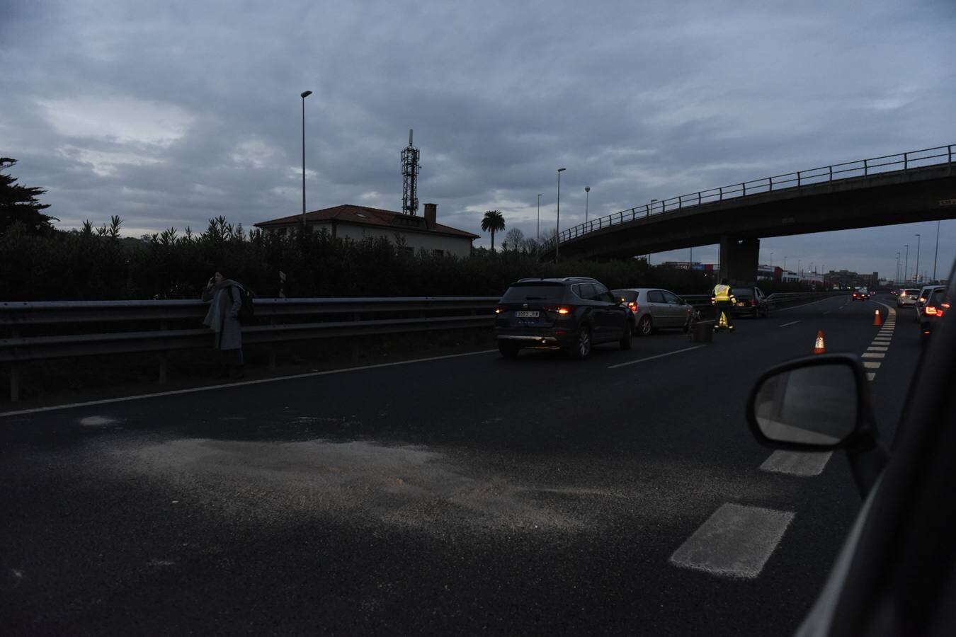 Importantes colas en la A-67 por el accidente múltiple.