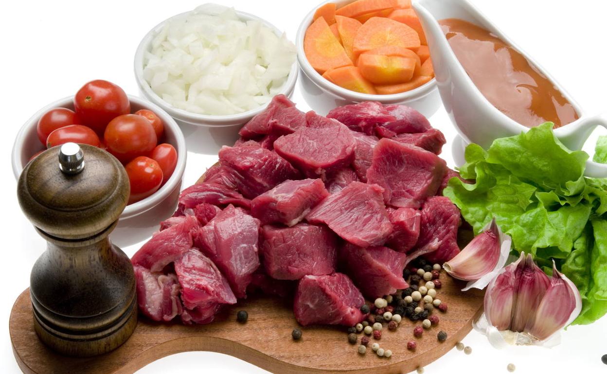 Este domingo con el periódico, el libro de las recetas de carne