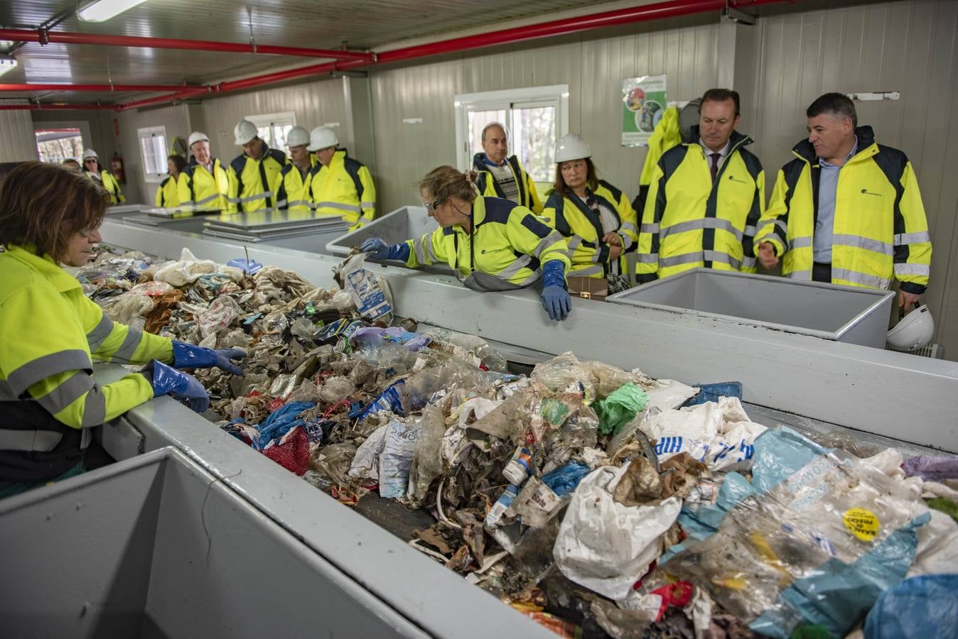 El centro procesa a día de hoy más de 230.000 toneladas de basura al año