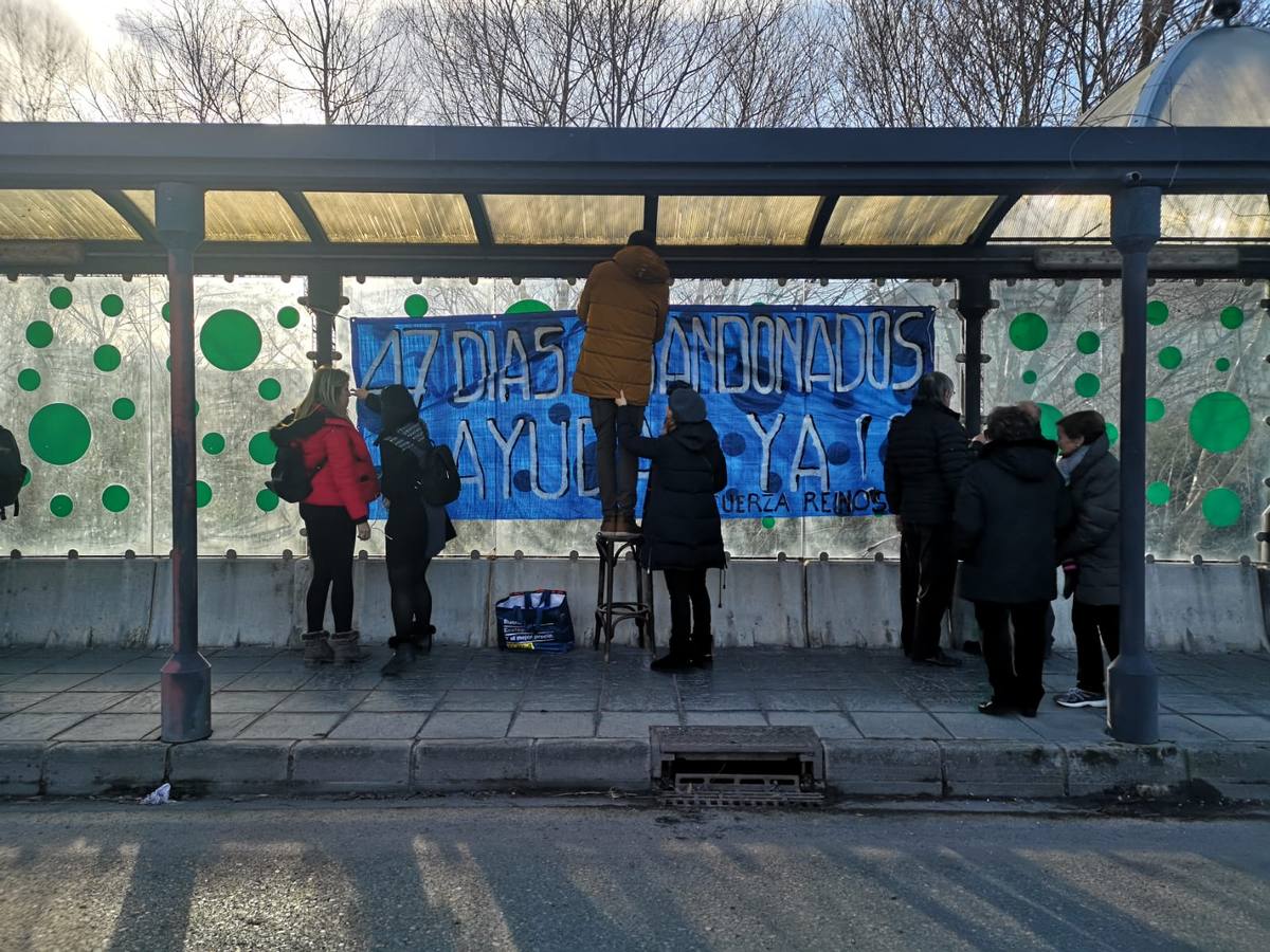 La plataforma de afectados por las inundaciones de Reinosa y de la comarca de Campoo celebra una marcha-concentración, que ha partido del puente de La Naval, para reivindicar que este tipo de hechos no se repita.La concentración ha comenzado a las 17.00 horas y la plataforma ha llamado a los vecinos a secundar esta protesta con el fin de intentar que no vuelvan a suceder las inundaciones. Las riadas se produjeron el pasado 19 de diciembre y causaron importantes daños materiales en los municipios de Reinosa, Campoo de Enmedio y Hermandad de Campoo de Suso.