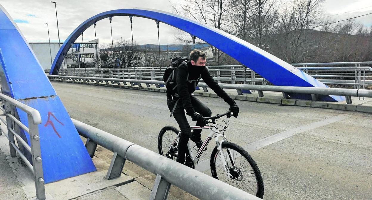  Trazado. Una de las sendas atravesará el puente nuevo sobre el río Híjar. 