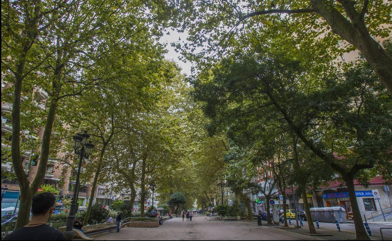 Vistas de la Alameda de Oviedo, en Santander, donde se produjeron los incidentes, cerca de la plaza de Numancia.