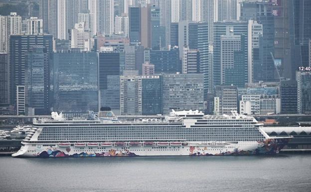 Crucero cuyos pasajeros están aislados en Hong Kong.