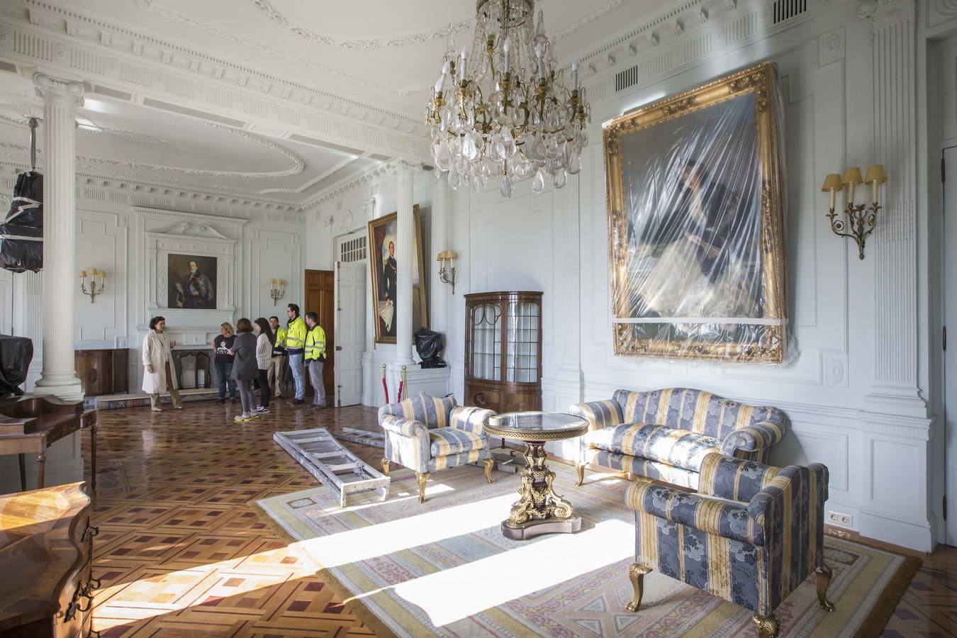 La renovación del icono de La Magdalena pretende mantener su esencia y su estética clásica, por lo que la mayor parte de los materiales utilizados son idénticos a los que sustituye | Las intervenciones en el edificio comenzaron en noviembre y está previsto que terminen para mayo, antes de que comiencen los cursos de verano de la UIMP