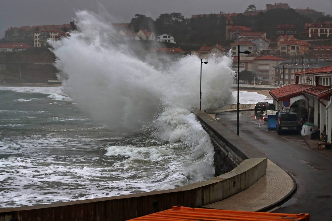 Comillas frente al temporal