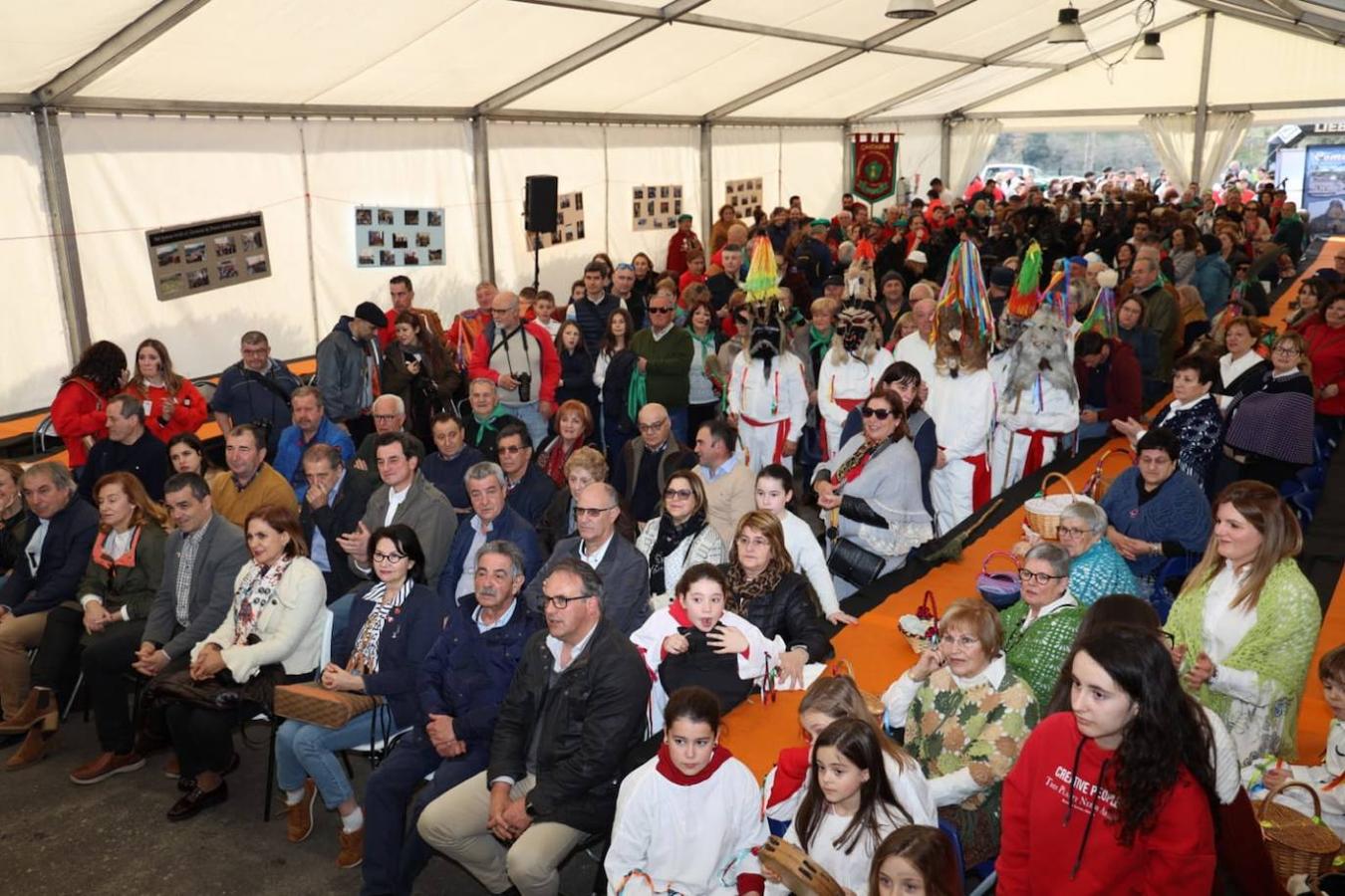 Cientos de personas participan hoy en una celebración ancestral lebaniega