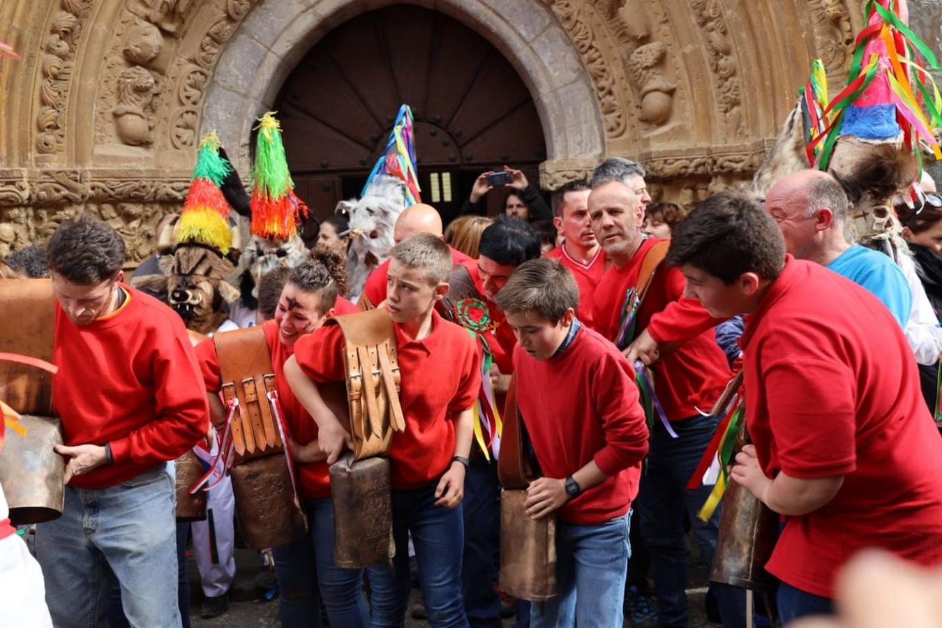 Cientos de personas participan hoy en una celebración ancestral lebaniega
