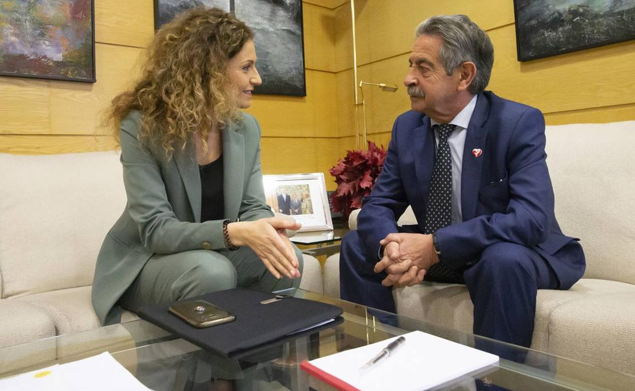 Quiñones: «El Gobierno va a hacer todo lo posible para buscar una solución para Sniace»