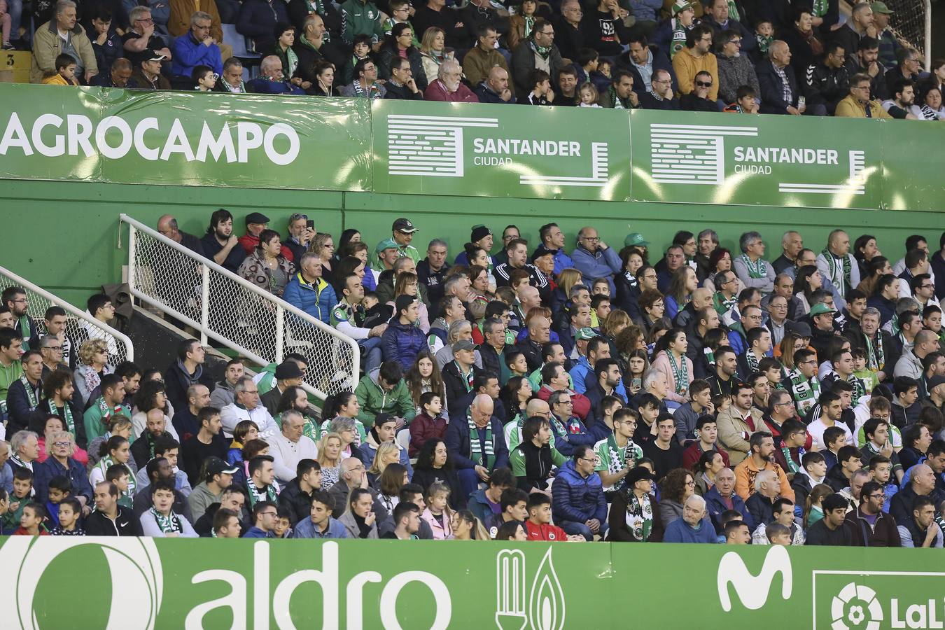 Fotos: Búscate si estuviste en la Tribuna Este de los Campos de Sport