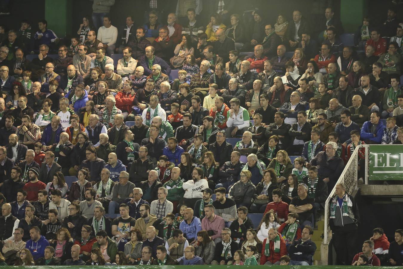 Fotos: Búscate si estuviste en la Tribuna Este de los Campos de Sport