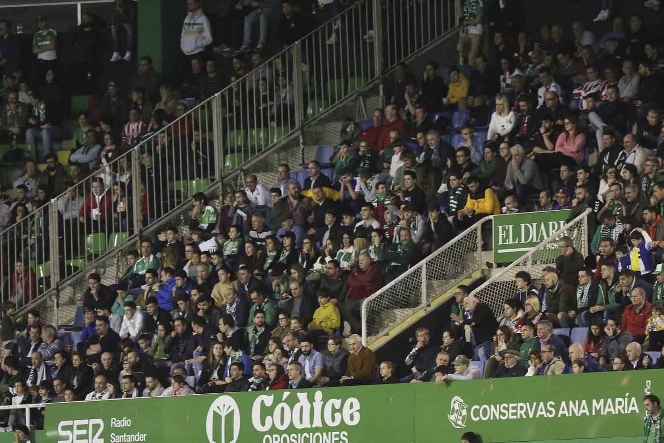 Fotos: Búscate si estuviste en la Tribuna Este de los Campos de Sport