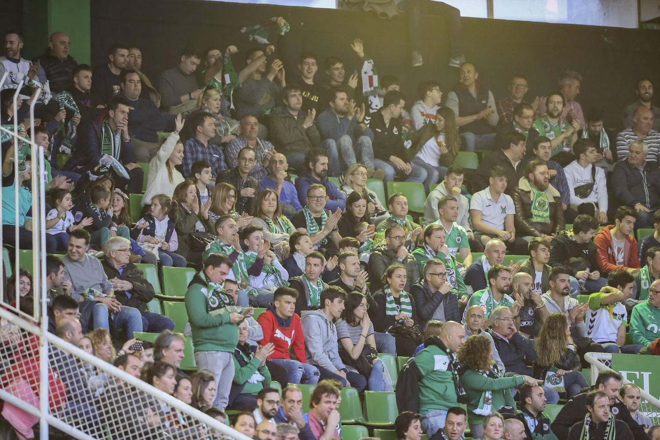 Fotos: Búscate si estuviste en la Tribuna Norte de los Campos de Sport