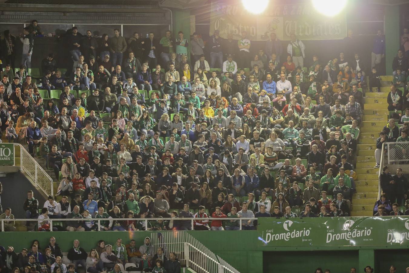 Fotos: Búscate si estuviste en la Tribuna Norte de los Campos de Sport