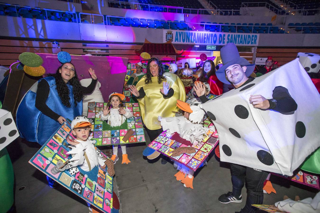 Esta noche, a las ocho de la tarde, tuvo lugar la Gran Gala con 1.300 participantes que exhibieron sus disfraces, que hasta ese momento mantenían en secreto. El jurado deliberará y anunciará el sábado los finalistas