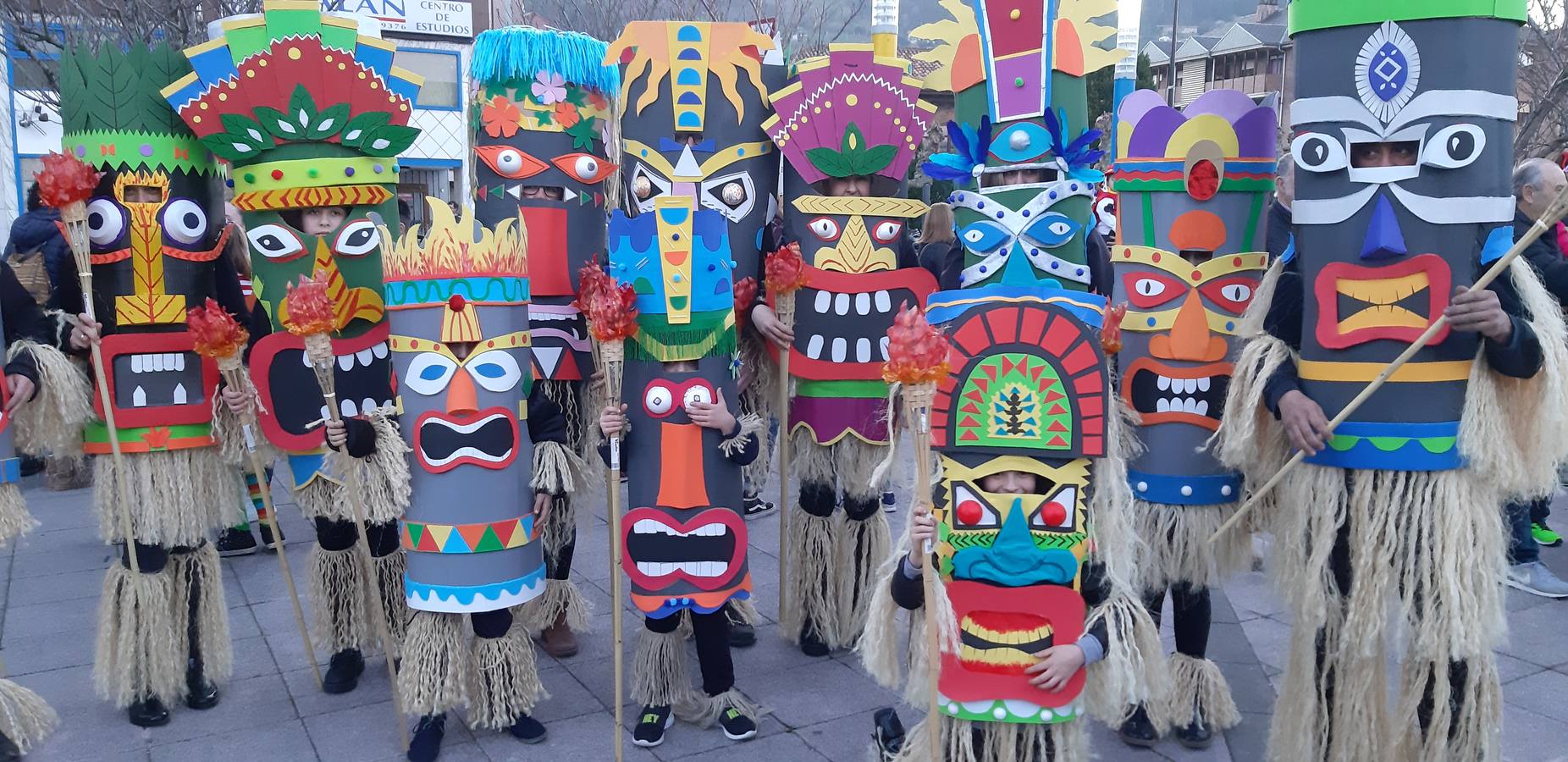 Fotos: Más de 270 disfraces en el desfile de Carvanal de Los Corrales de Buelna