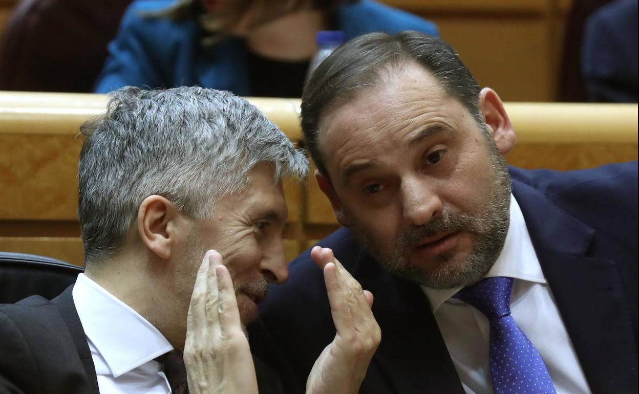 Los ministros Fernando Grande Marlaska y José Luis Ávalos, el pasado miércoles en la sesión de control al Gobierno en el Senado.