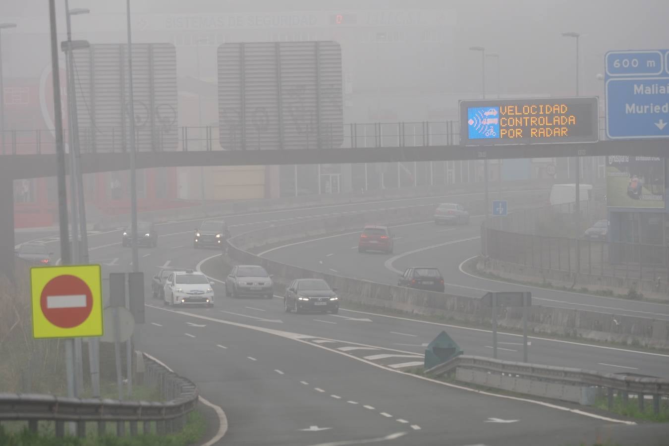 Fotos: Un paseo fantasmagórico por Santander bajo la niebla