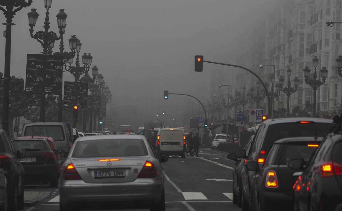 Fotos: Una densa niebla cubre Santander