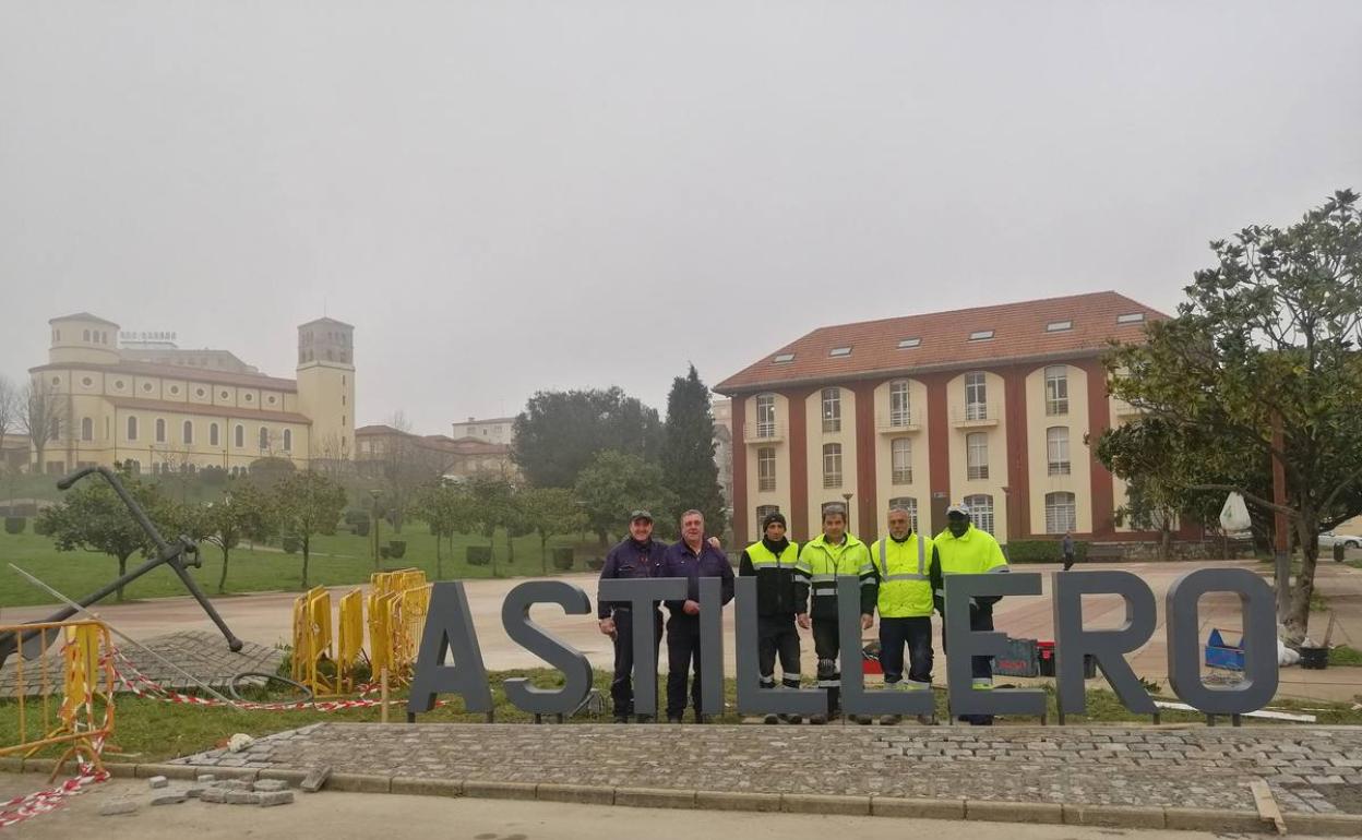 El Astillero se escribirá con letras mayúsculas