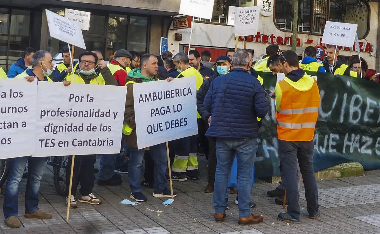 La plantilla de Ambuibérica protestó a principios de febrero contra «el turno de trabajo de castigo» impuesto por la empresa a trabajadores.