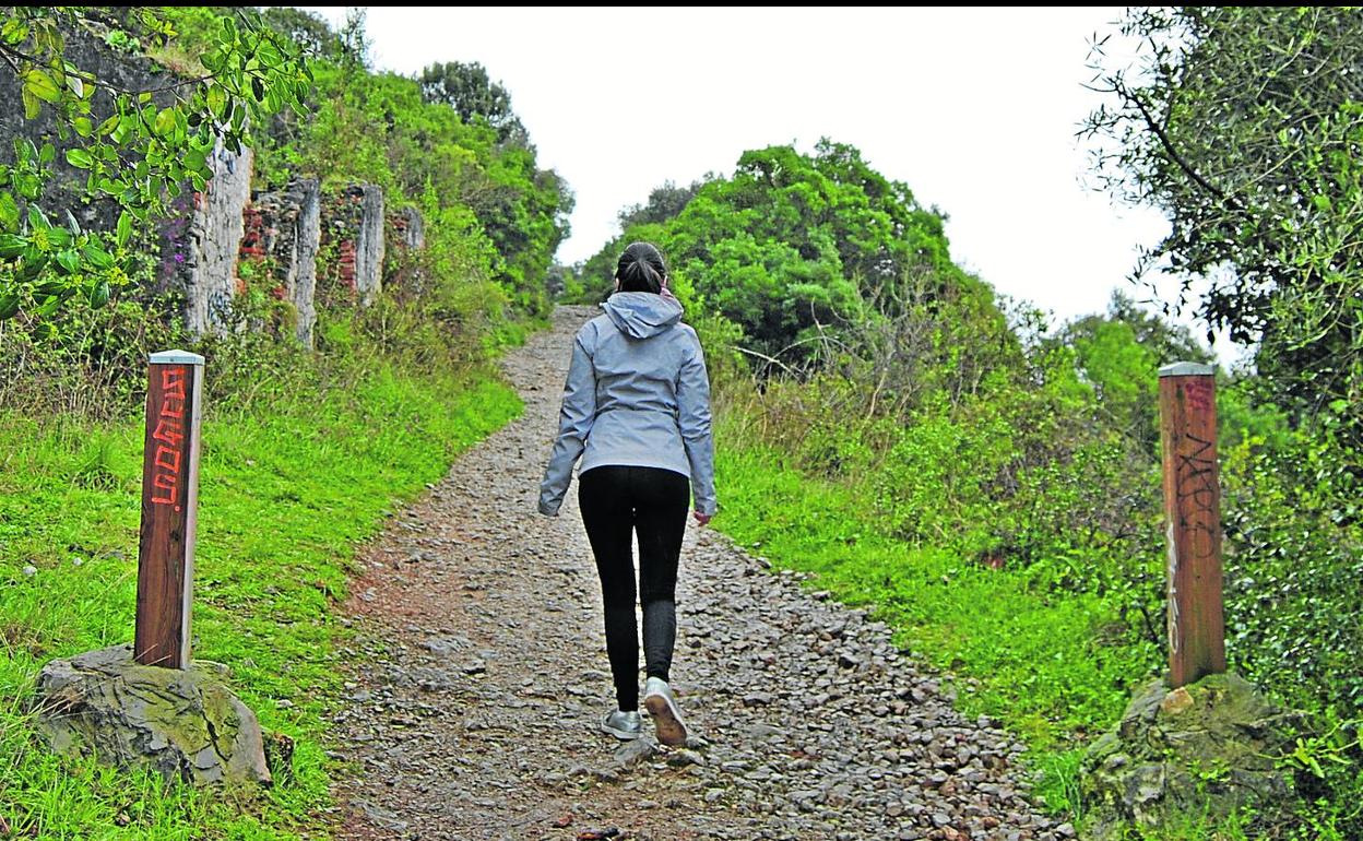 Uno de los puntos del monte Buciero en el que están colocados los contadores que registran el número de visitantes.