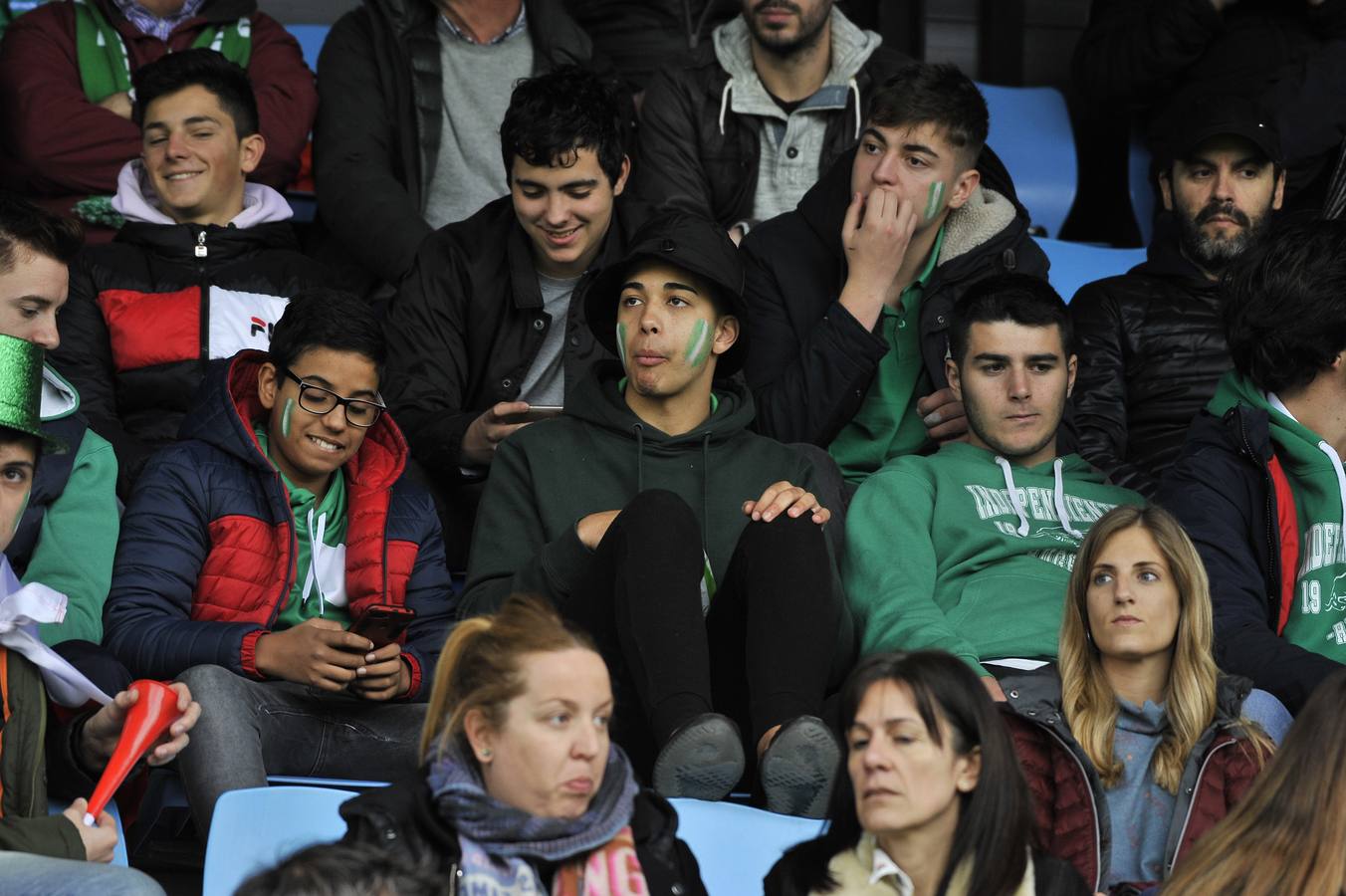 Fotos: Gran ambiente en el derbi del Malecón entre el Aldro Independiente y el Bathco