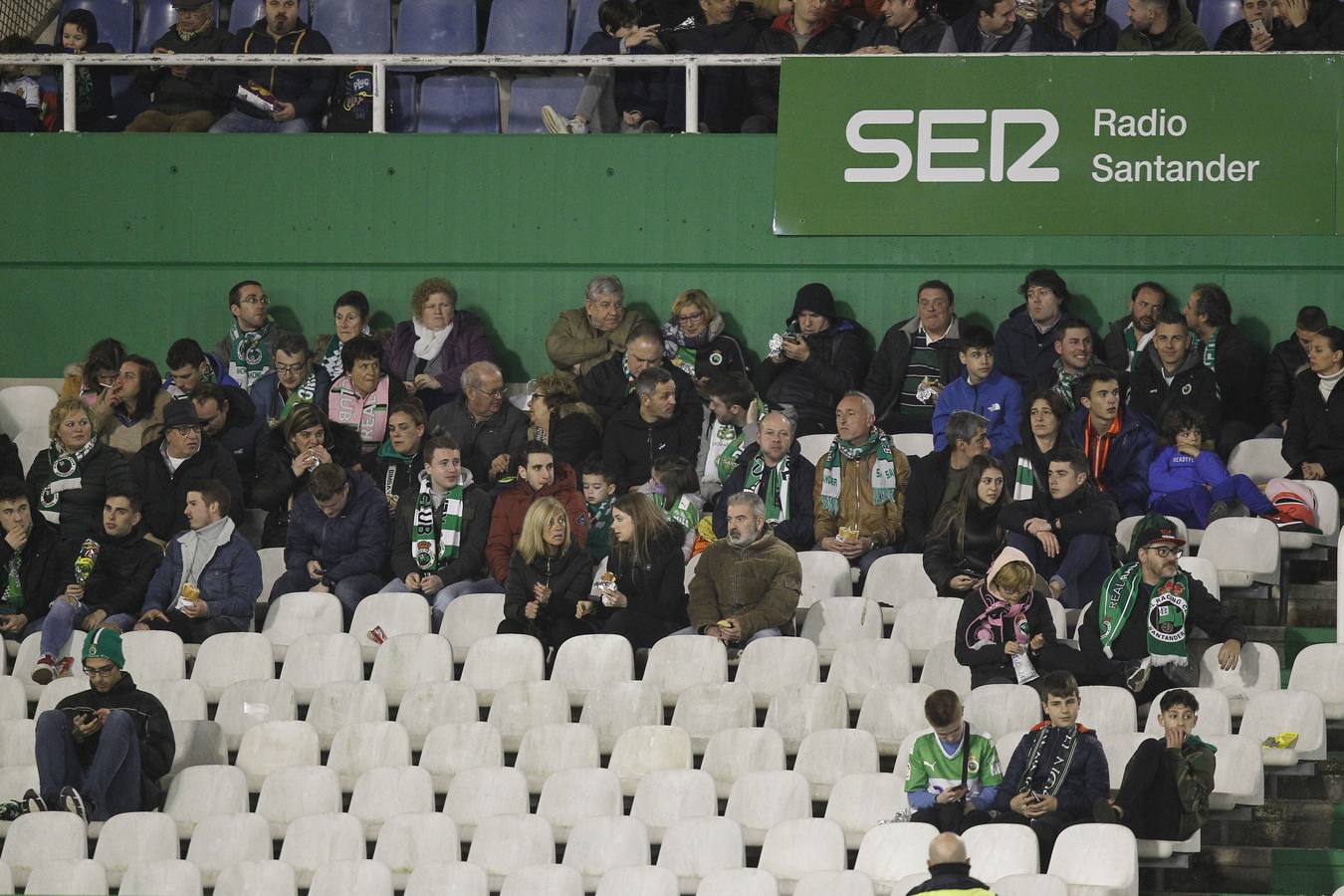 Fotos: Búscate si estuviste en la Tribuna Este de los Campos de Sport