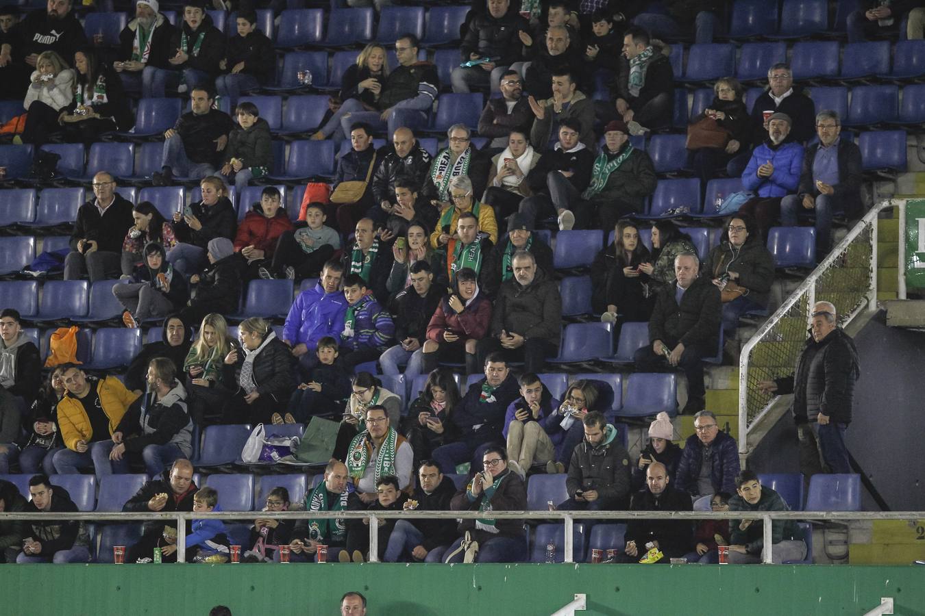 Fotos: Búscate si estuviste en la Tribuna Este de los Campos de Sport