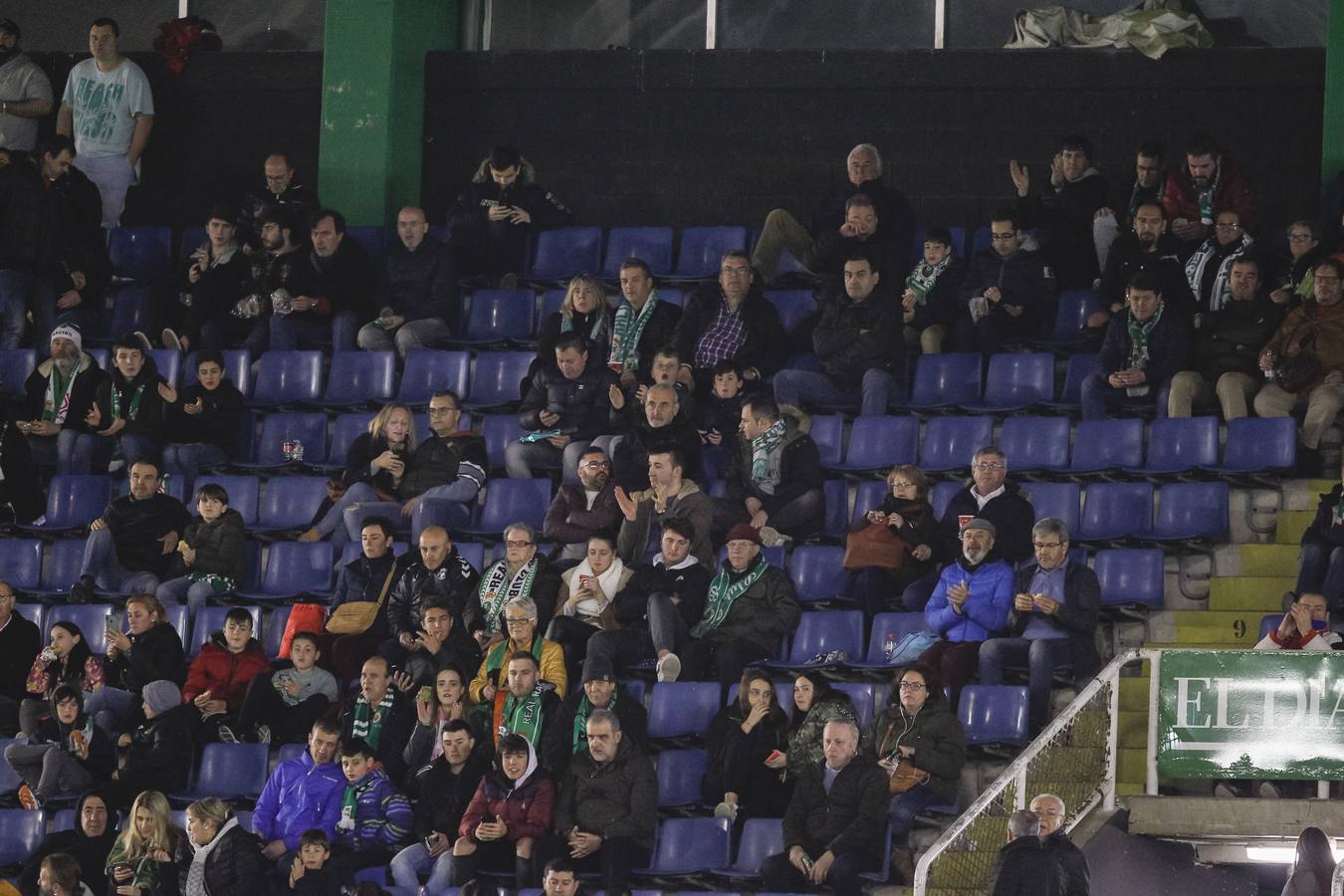 Fotos: Búscate si estuviste en la Tribuna Este de los Campos de Sport