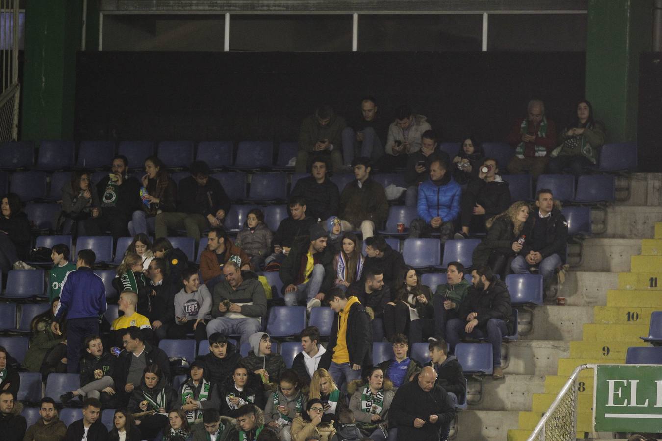 Fotos: Búscate si estuviste en la Tribuna Norte de los Campos de Sport