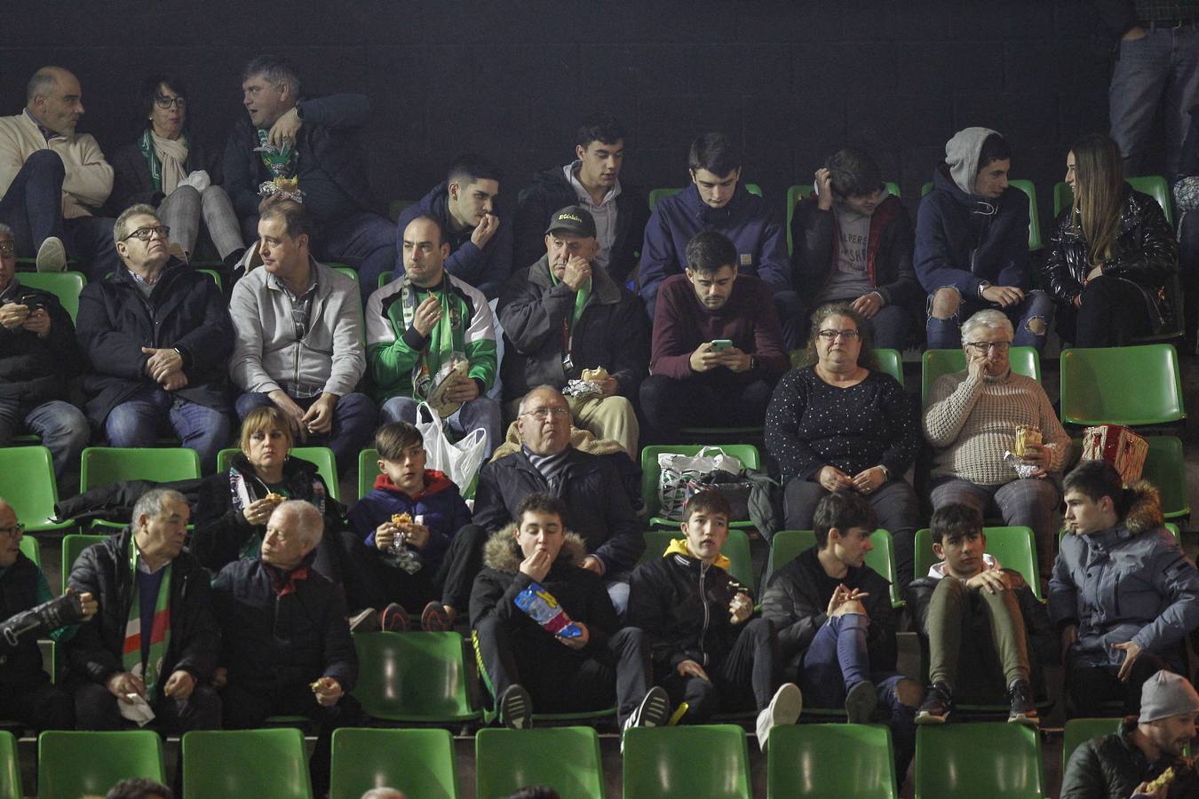 Fotos: Búscate si estuviste en la Tribuna Sur de los Campos de Sport