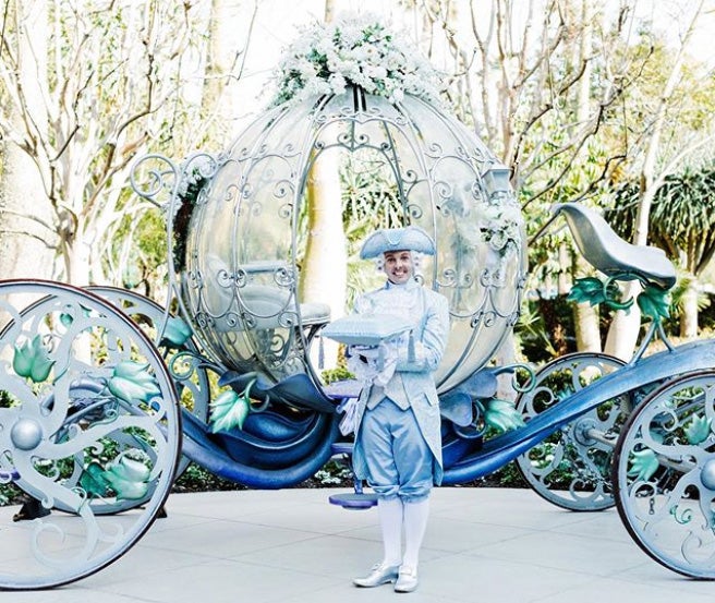 Disney, la factoría de los sueños, amplía su oferta para dar el 'sí, quiero' como una princesa de película y se inspira en Cenicienta, Blancanieves o Ariel