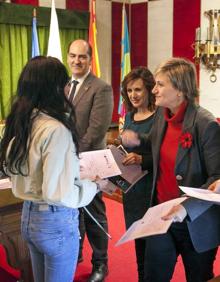 Imagen secundaria 2 - Camargo clausura la décima edición de su Escuela Taller