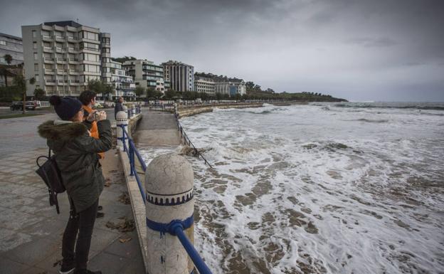 Activado el dispositivo preventivo por alerta naranja en la costa