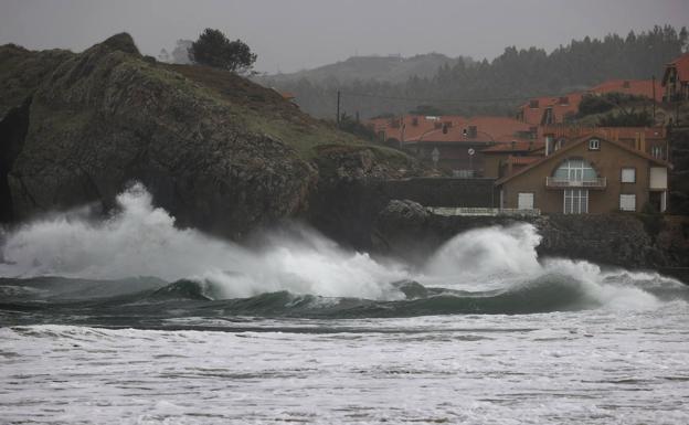 Oleaje en Comillas. 