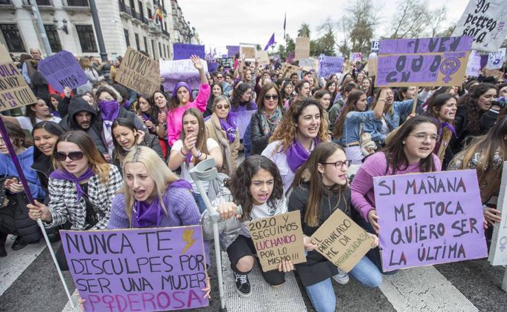 Santander se echa a la calle para reclamar los derechos de la mujer