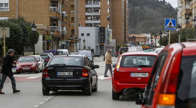 Los vecinos del Barrio Covadonga exigen acabar con el caos circulatorio y los cortes de luz